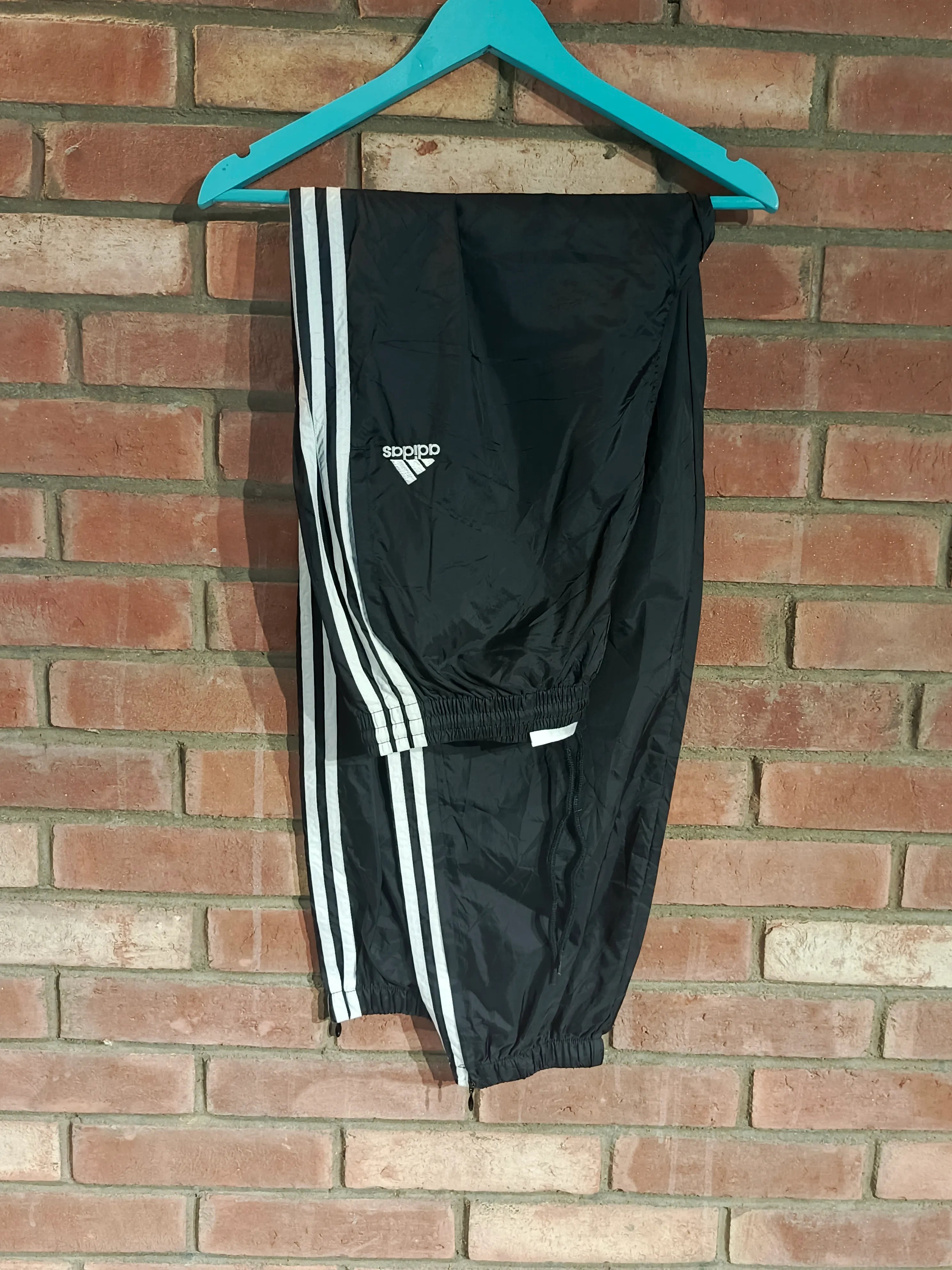 Adidas track pants | Dodavatel